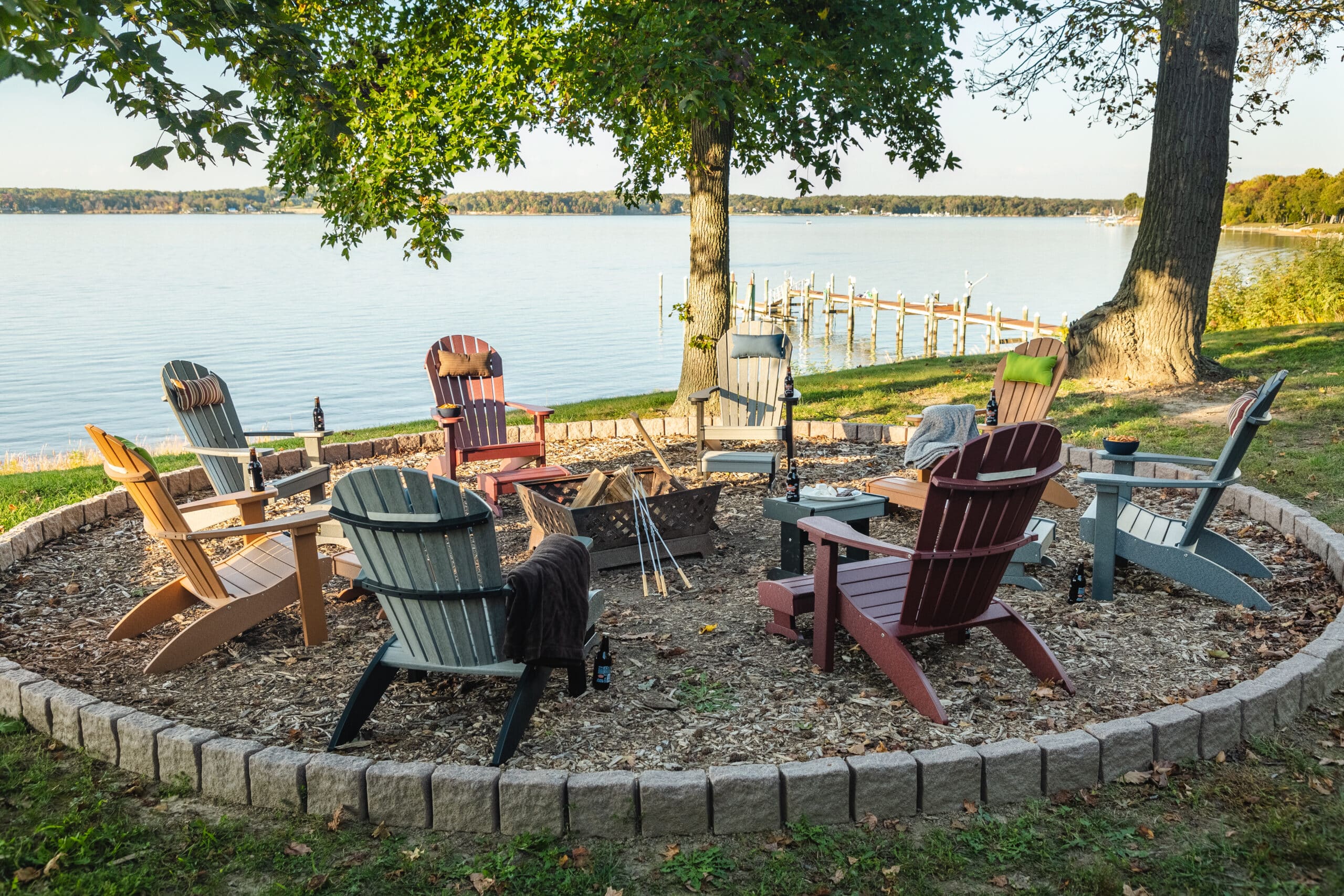 Patiova_Poly_Adirondack_Chairs_By_Fire_01